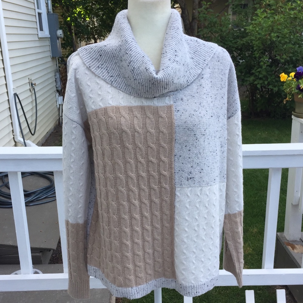 Hem & Thread Color Block Turtleneck Size L - image 8